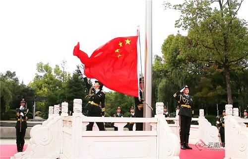 你穿的衣服，暴露了你的阶层！《欢乐颂3》是如何撕开残酷人生的？游戏画面